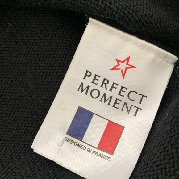 Worn once Perfect moment sski sweater in black sz M - Picture 4 of 6